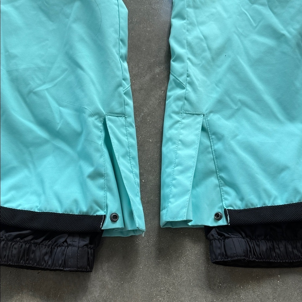 DC Snowboard Pants - Picture 7 of 11